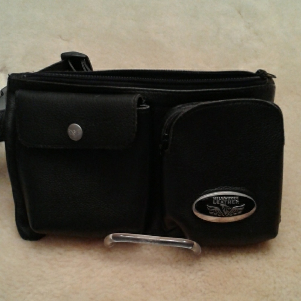 Unisex black leather belt bag w/gun holster